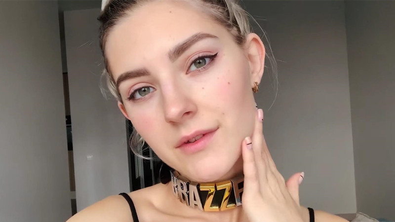 【欧美】小骚货被猛肏深喉，最后大量颜射